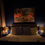 Modern 2-room With Large Balcony & Private Parking アパート *