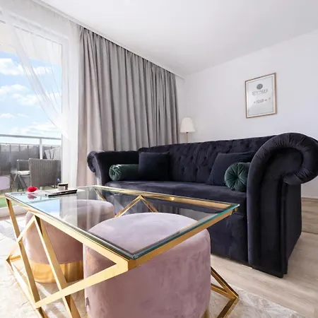 Modern 2-room With Large Balcony & Private Parking * 그단스크