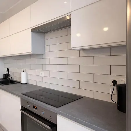 Modern 2-room With Large Balcony & Private Parking 아파트