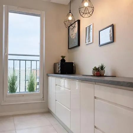 Modern 2-room With Large Balcony & Private Parking 아파트 그단스크