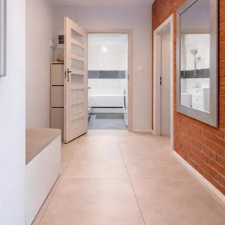 아파트 Modern 2-room With Large Balcony & Private Parking 그단스크