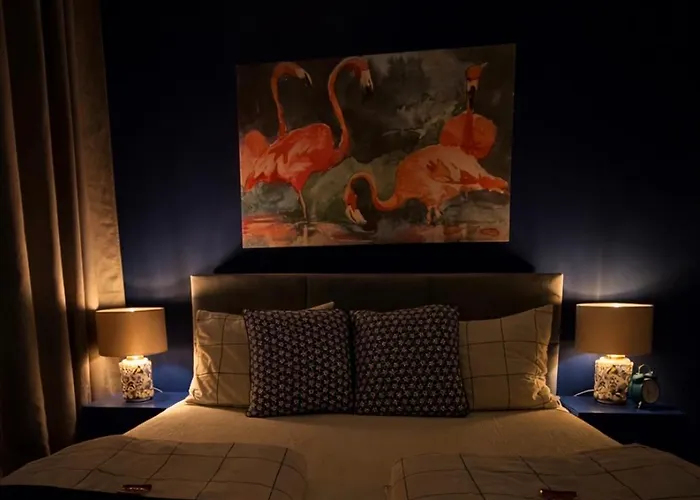 Modern 2-Room Apartment With Large Balcony & Private Parking 公寓 *