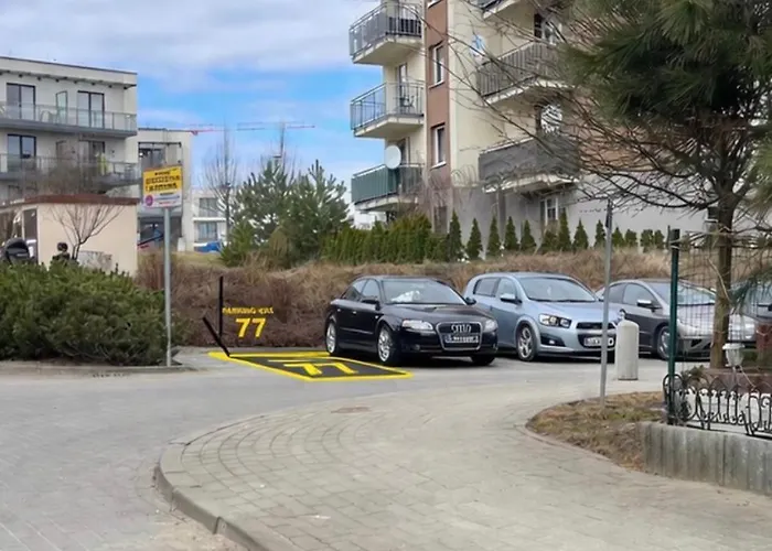 Modern 2-Room Apartment With Large Balcony & Private Parking 公寓 格但斯克